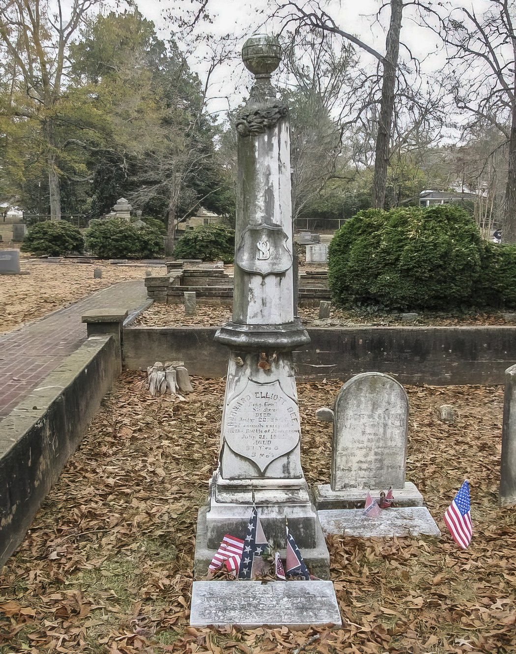 “There he stands like a stone owner of the Charleston Mercury. Mercury and joined the army as Inscription on front: Genl. Barnard E Bee. (Collections